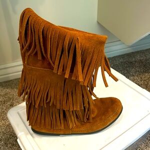 Minnetonka fringe moccasins